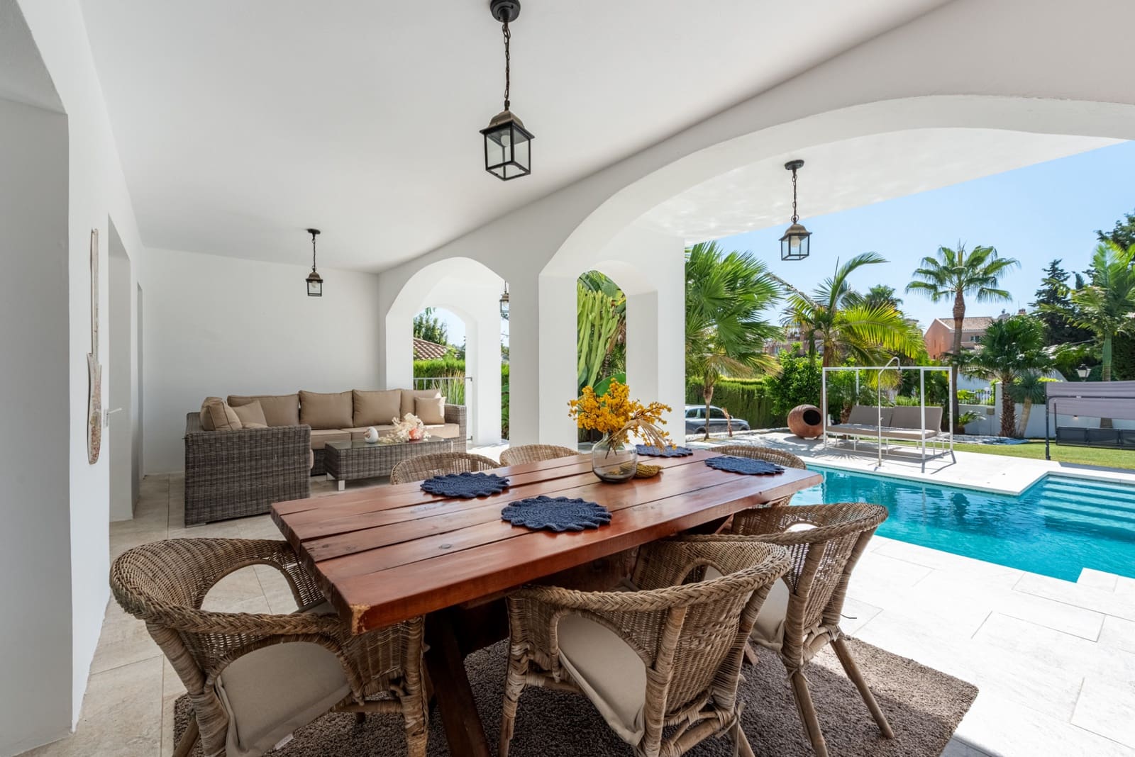 4 bedroom Villa for sale in Nueva Andalucia with pool garage - € 1,995,000 (Ref: 9202400)