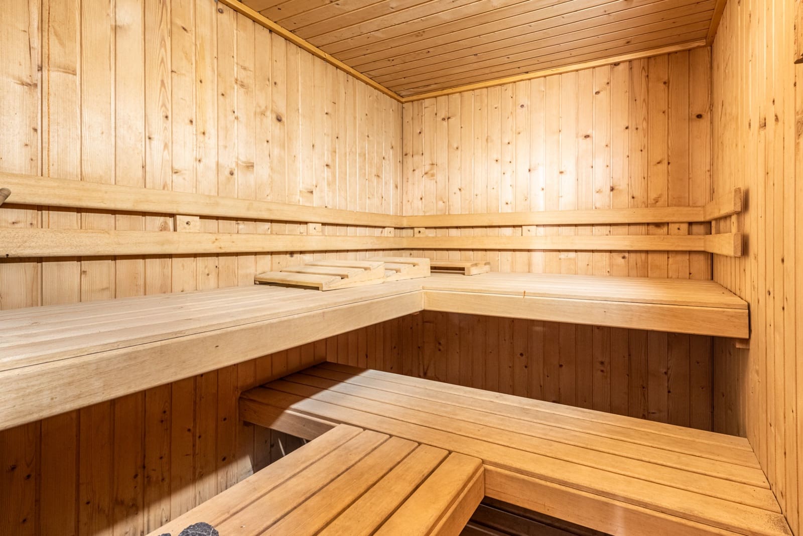 4 bedroom Villa for sale in Nueva Andalucia with pool garage - € 1,995,000 (Ref: 9202400)