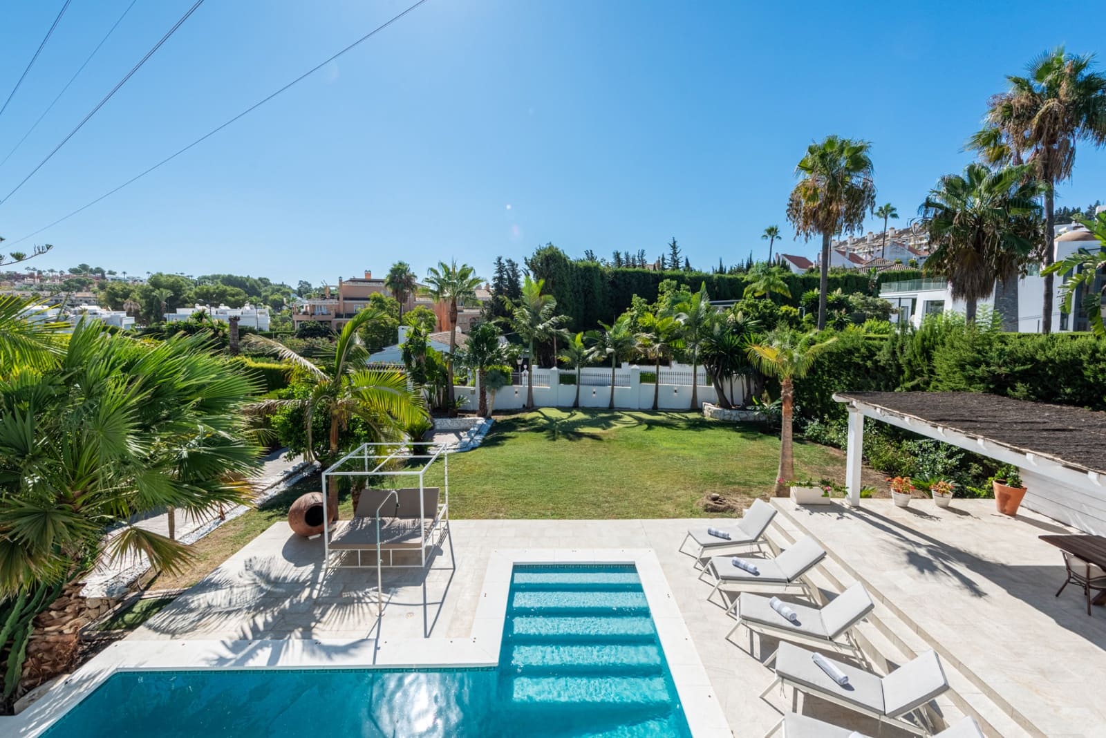 4 bedroom Villa for sale in Nueva Andalucia with pool garage - € 1,995,000 (Ref: 9202400)