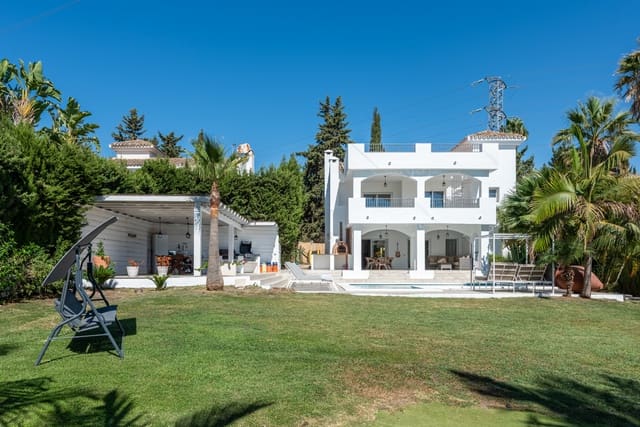 4 slaapkamer Villa te koop in Las Brisas, Marbella met zwembad garage - € 1.995.000 (Ref: 9202400)