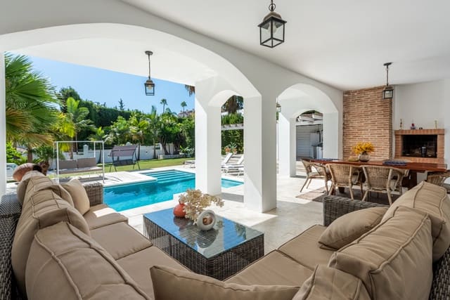 4 slaapkamer Villa te koop in Las Brisas, Marbella met zwembad garage - € 1.995.000 (Ref: 9202400)