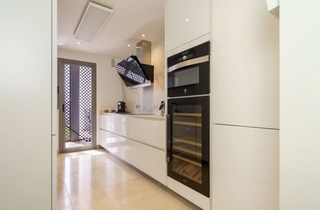 2 slaapkamer Appartement te koop in Benahavís met zwembad garage - € 489.000 (Ref: 9202403)