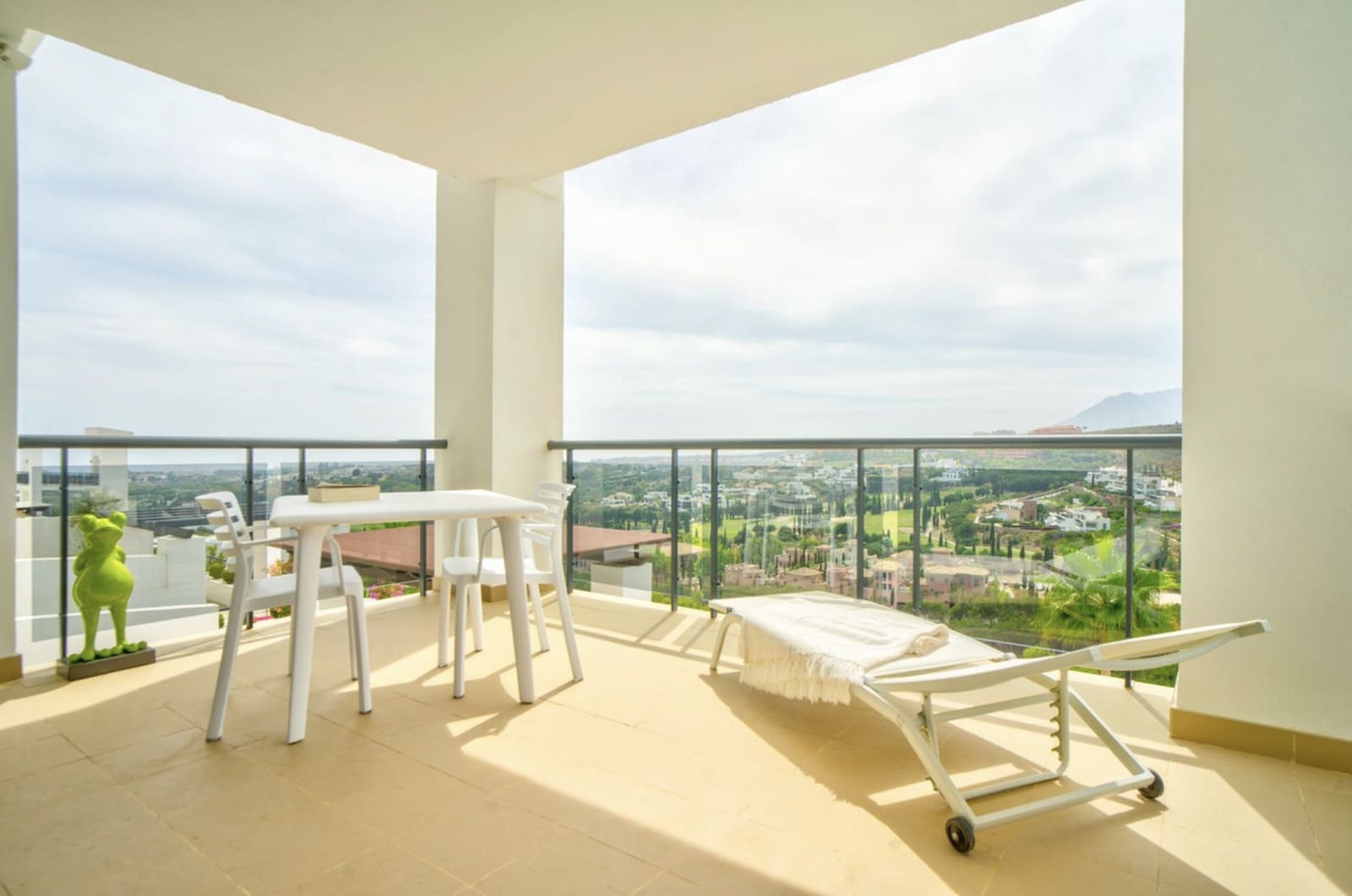 2 slaapkamer Appartement te koop in Benahavis met zwembad garage - € 489.000 (Ref: 9202403)