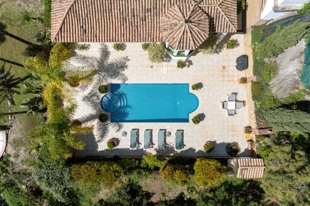 Chalet de 4 habitaciones en La Quinta, Benahavís en venta con piscina garaje - 2.395.000 € (Ref: 9204453)