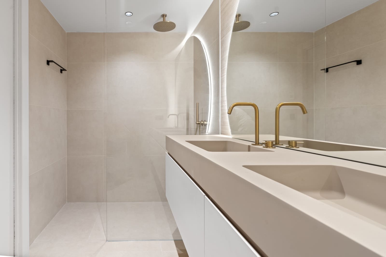 3 sovrum Lägenhet till salu i Nueva Andalucia med pool garage - 1 180 000 € (Ref: 9206413)