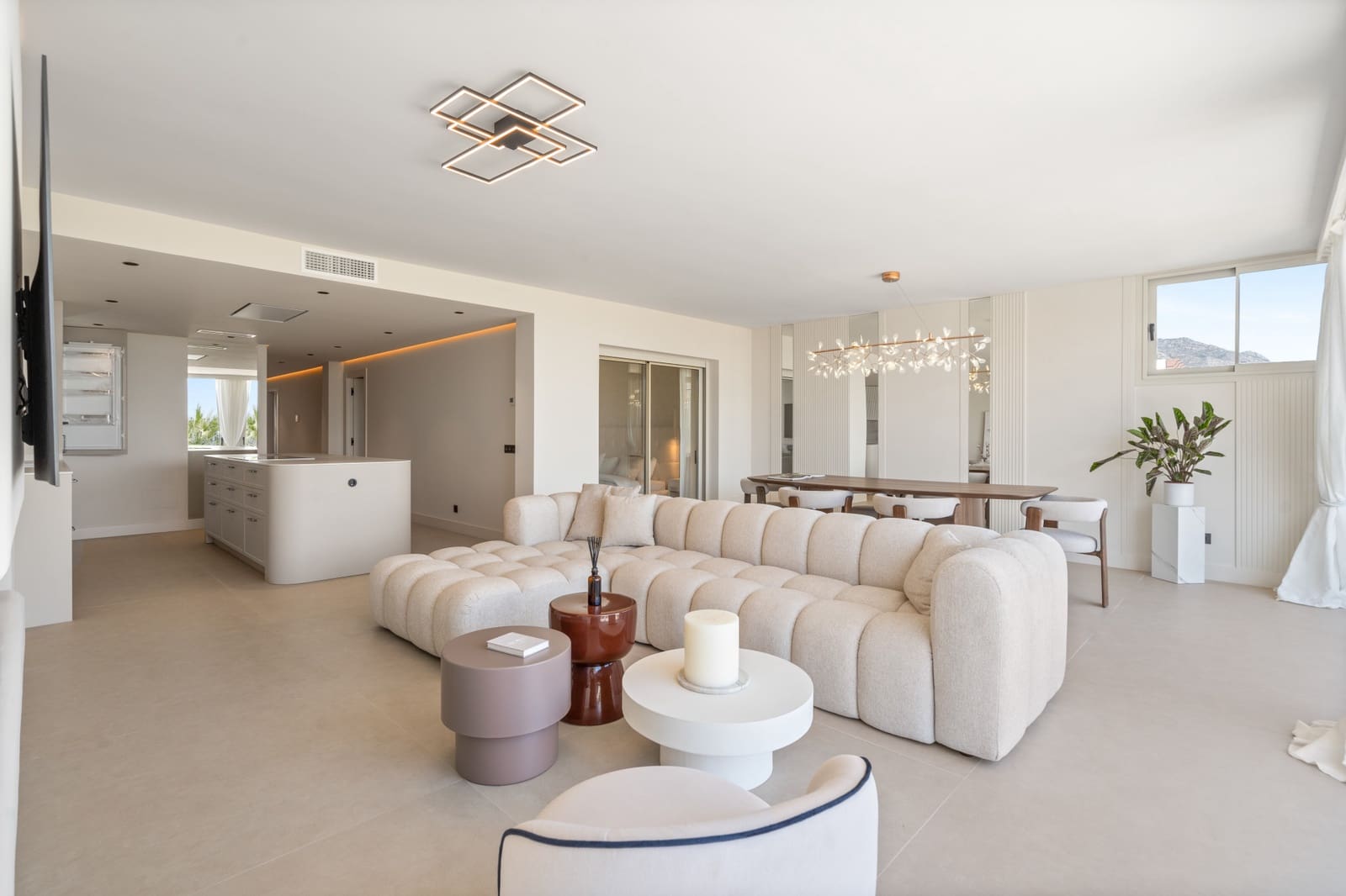 3 sovrum Lägenhet till salu i Nueva Andalucia med pool garage - 1 180 000 € (Ref: 9206413)