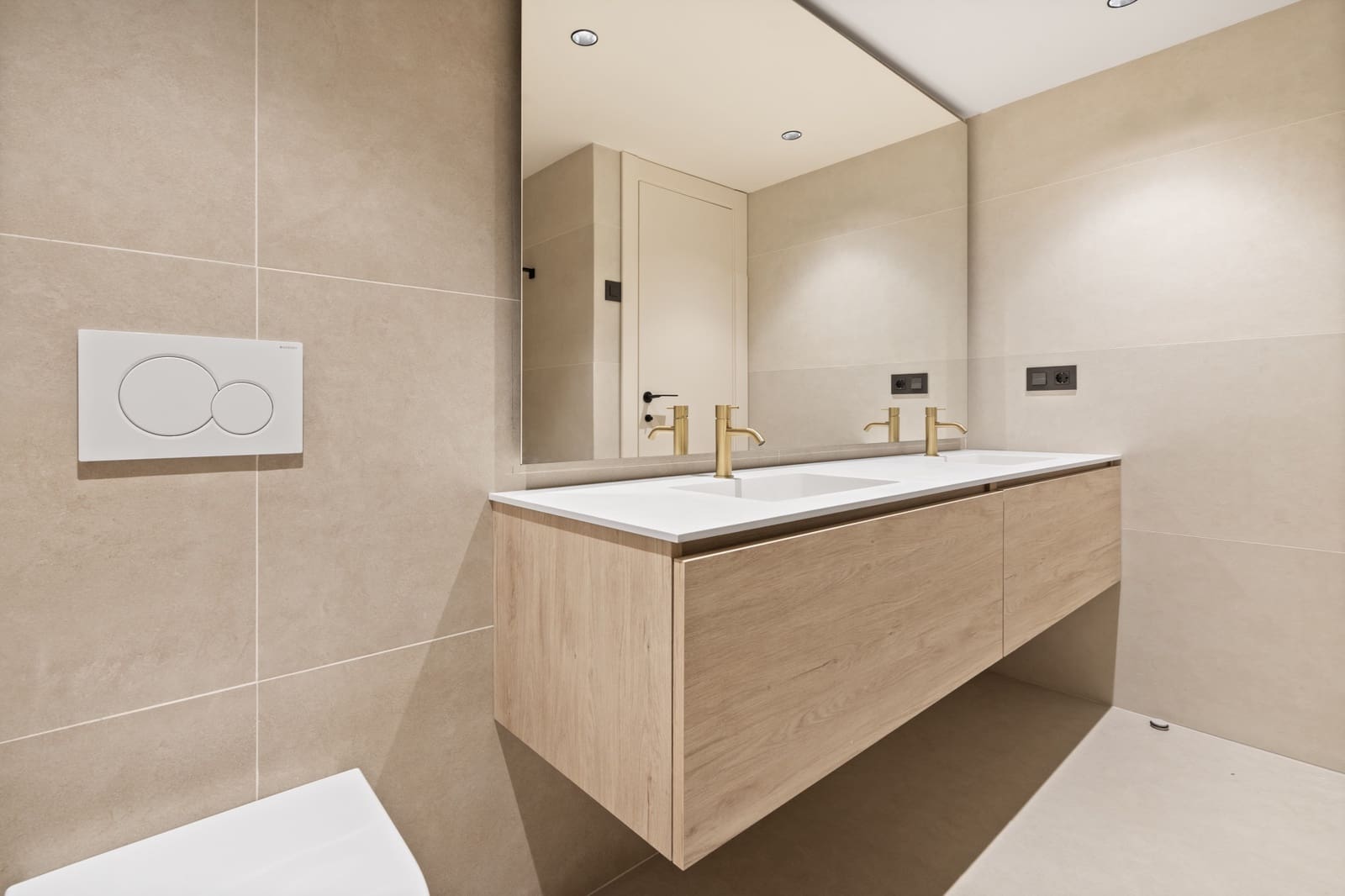 3 sovrum Lägenhet till salu i Nueva Andalucia med pool garage - 1 180 000 € (Ref: 9206413)