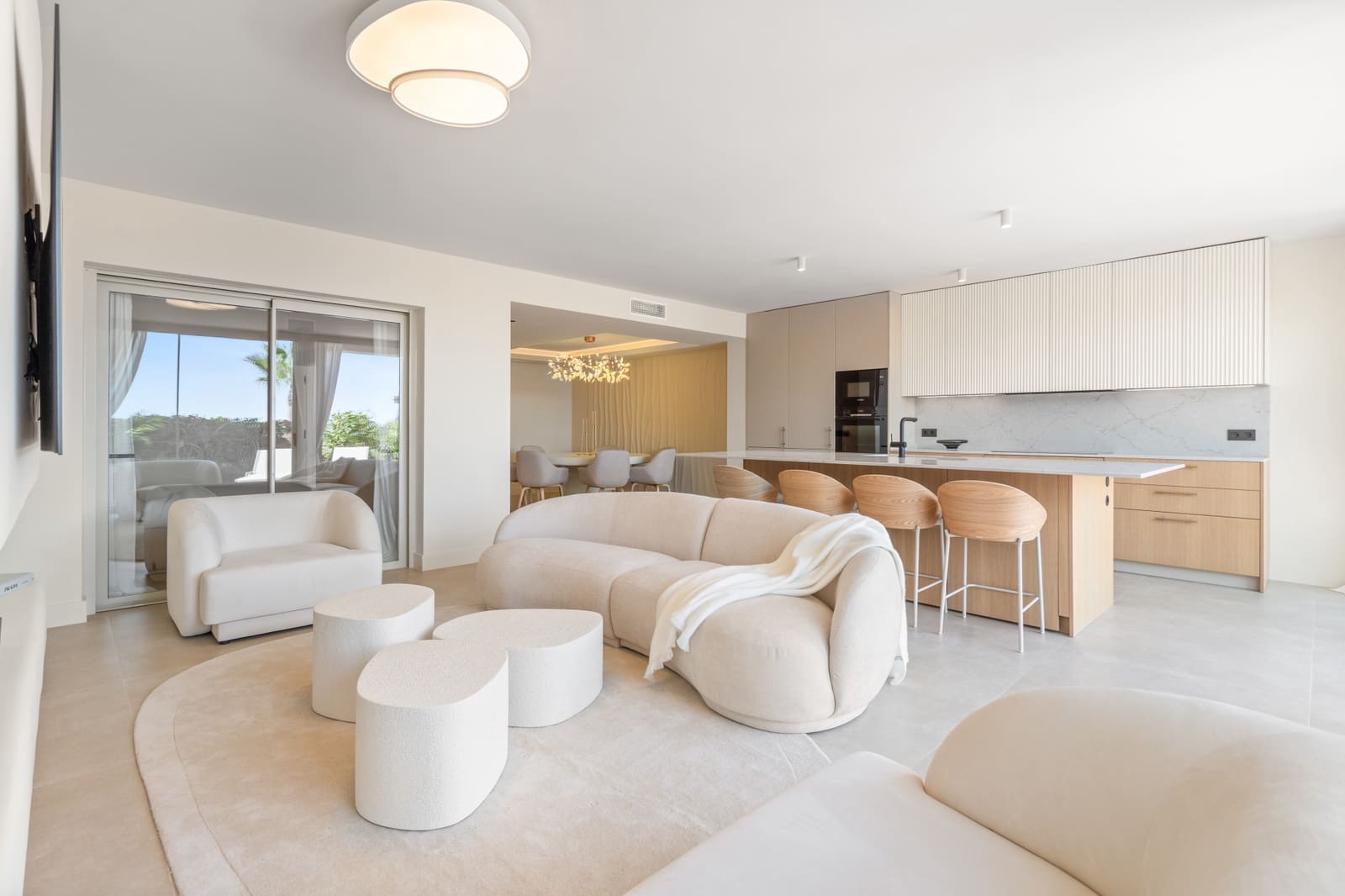 3 soveværelse Lejlighed til salg i Nueva Andalucia med swimmingpool garage - € 1.250.000 (Ref: 9206414)