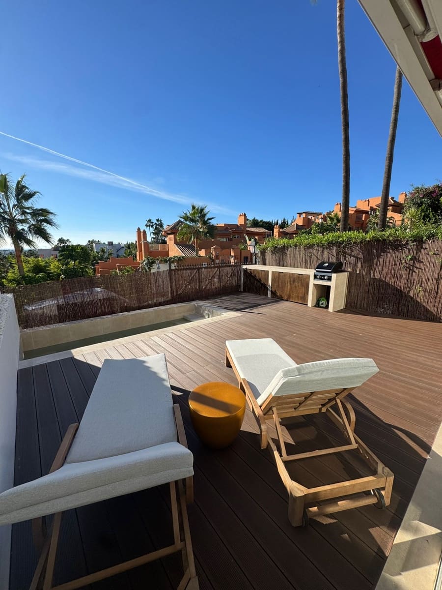 3 soveværelse Lejlighed til salg i Nueva Andalucia med swimmingpool garage - € 1.250.000 (Ref: 9206414)