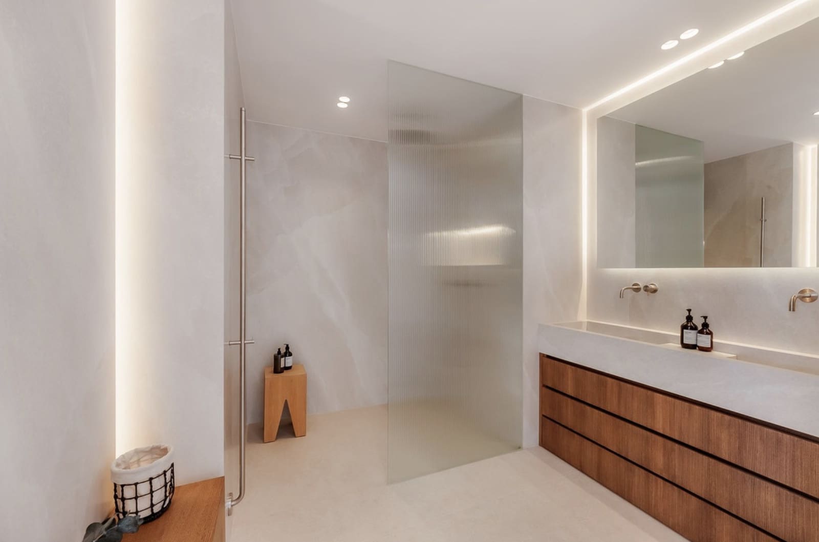 4 slaapkamer Appartement te koop in Nueva Andalucia met zwembad garage - € 2.545.000 (Ref: 9215012)