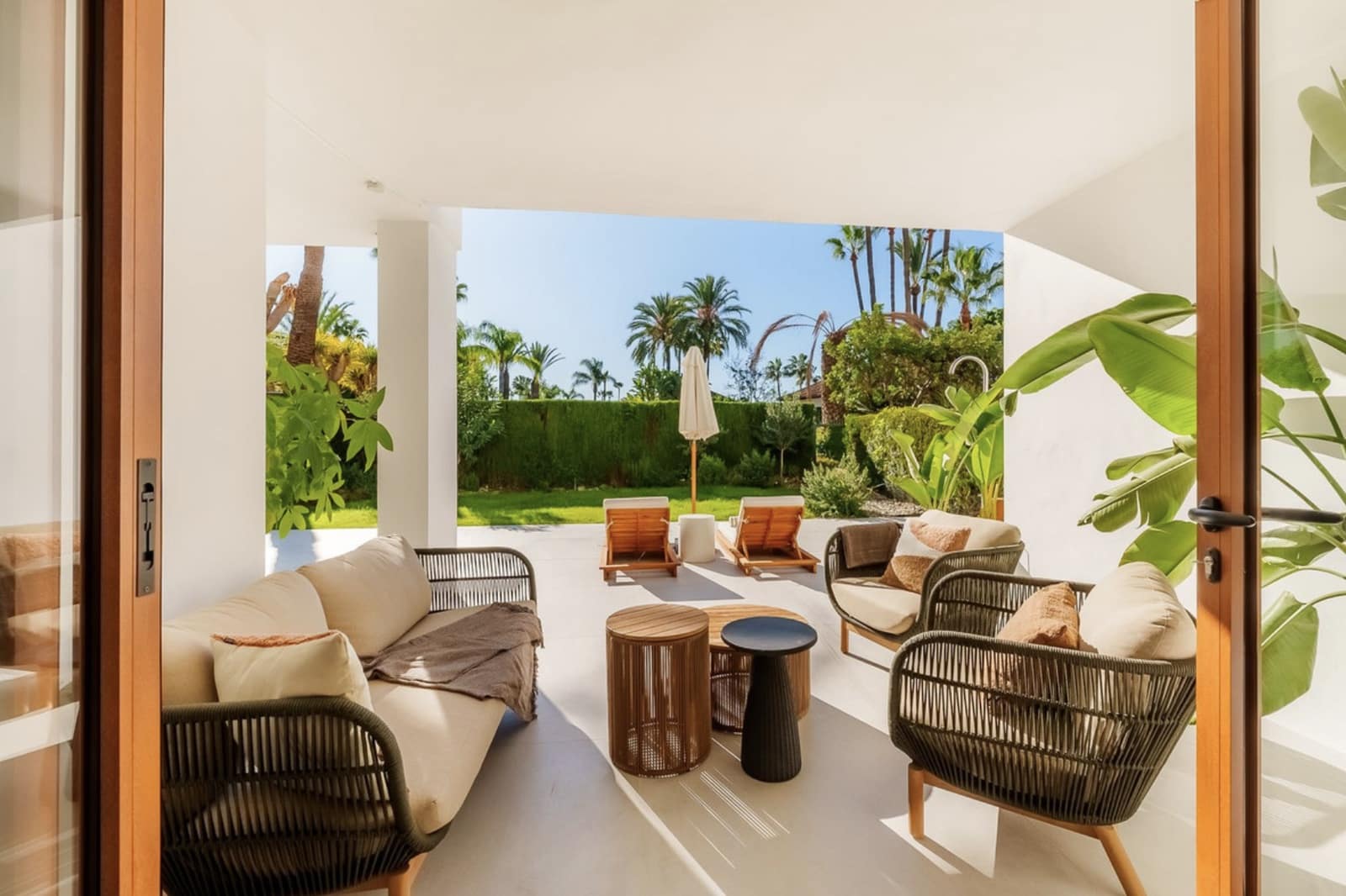 4 soverom Leilighet til salgs i Nueva Andalucia med svømmebasseng garasje - € 2 545 000 (Ref: 9215012)