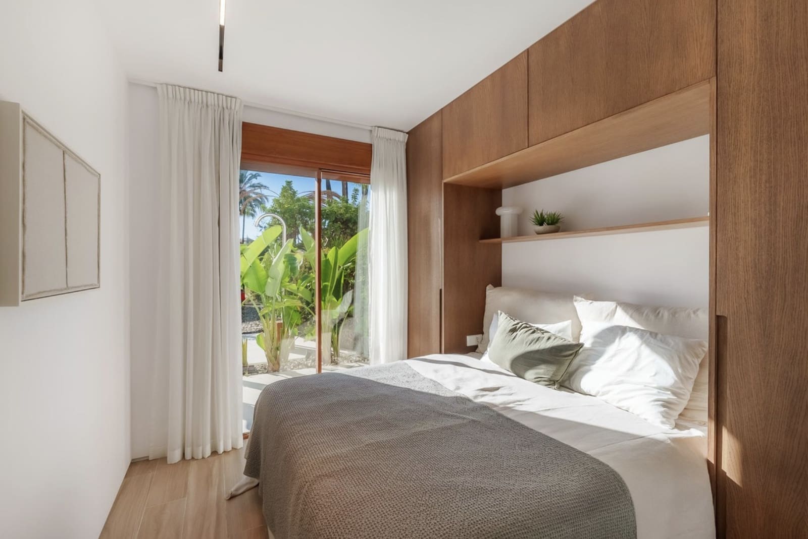 4 soverom Leilighet til salgs i Nueva Andalucia med svømmebasseng garasje - € 2 545 000 (Ref: 9215012)