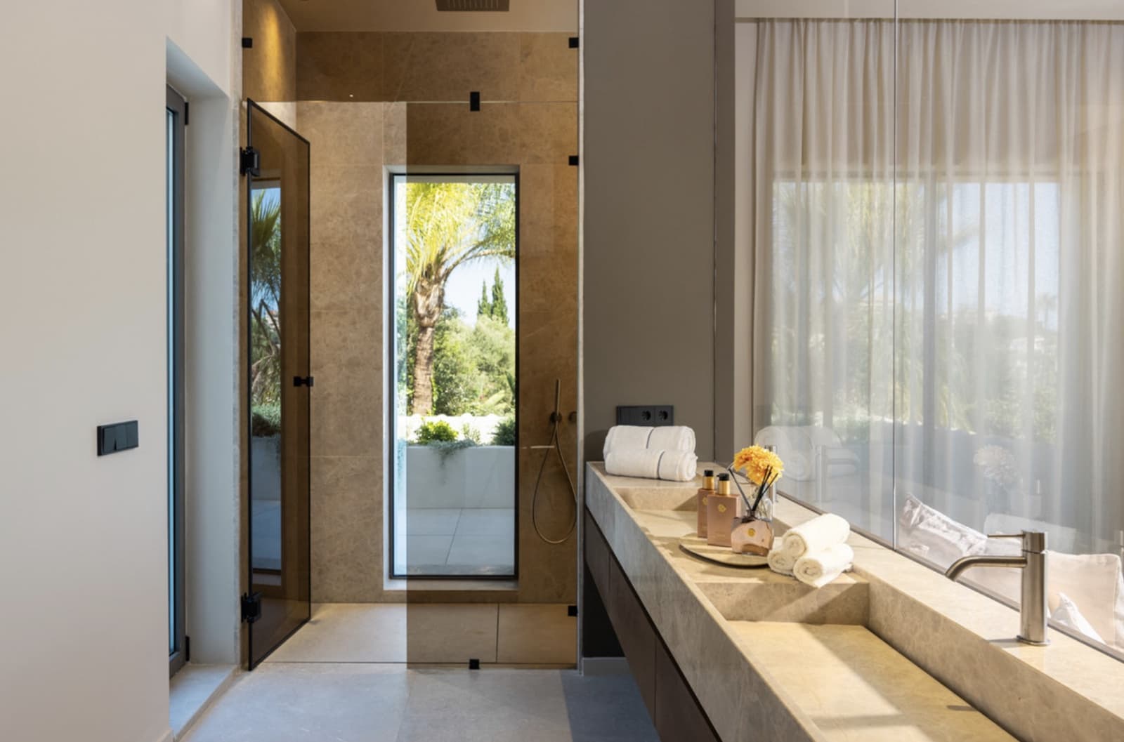 5 soveværelse Villa til salg i Nueva Andalucia med swimmingpool garage - € 4.695.000 (Ref: 9215014)