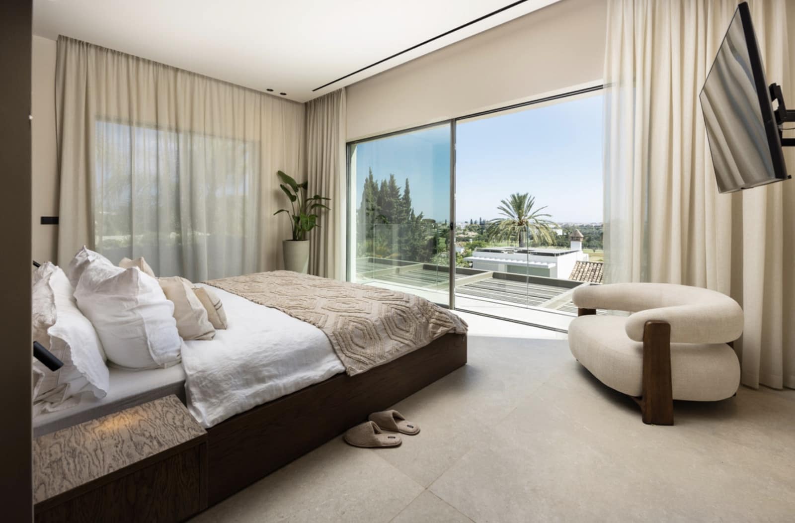 Chalet de 5 habitaciones en Nueva Andalucia en venta con piscina garaje - 4.695.000 € (Ref: 9215014)