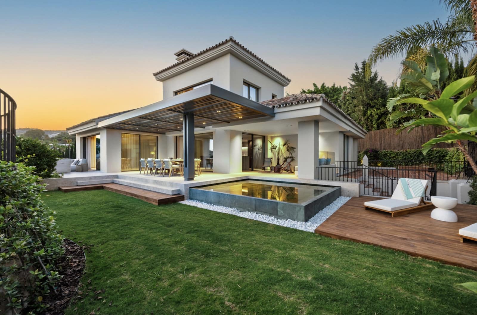Chalet de 5 habitaciones en Nueva Andalucia en venta con piscina garaje - 4.695.000 € (Ref: 9215014)