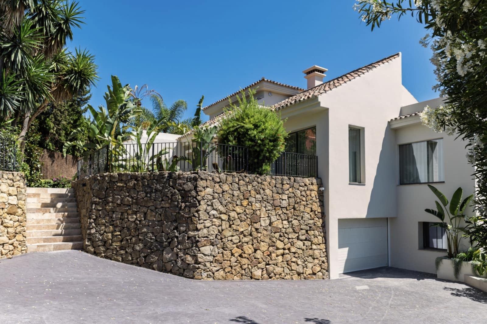 Chalet de 5 habitaciones en Nueva Andalucia en venta con piscina garaje - 4.695.000 € (Ref: 9215014)