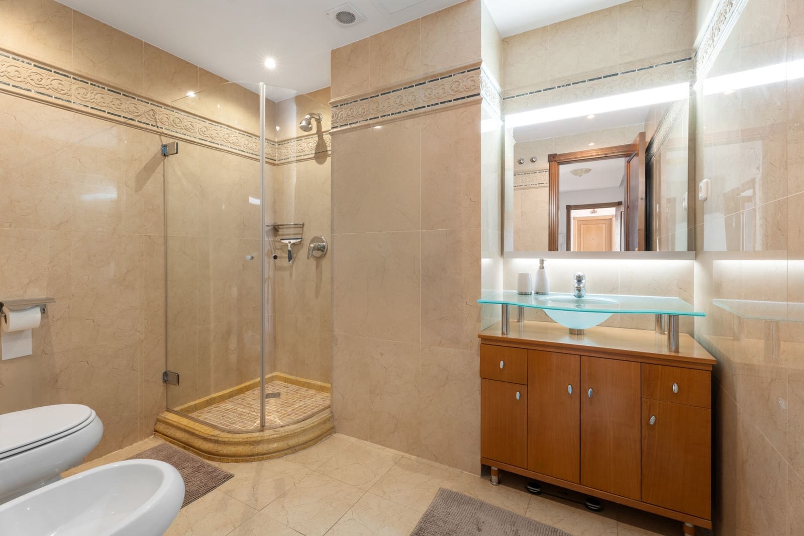 3 bedroom Penthouse for sale in Nueva Andalucia with pool garage - € 869,000 (Ref: 9215016)