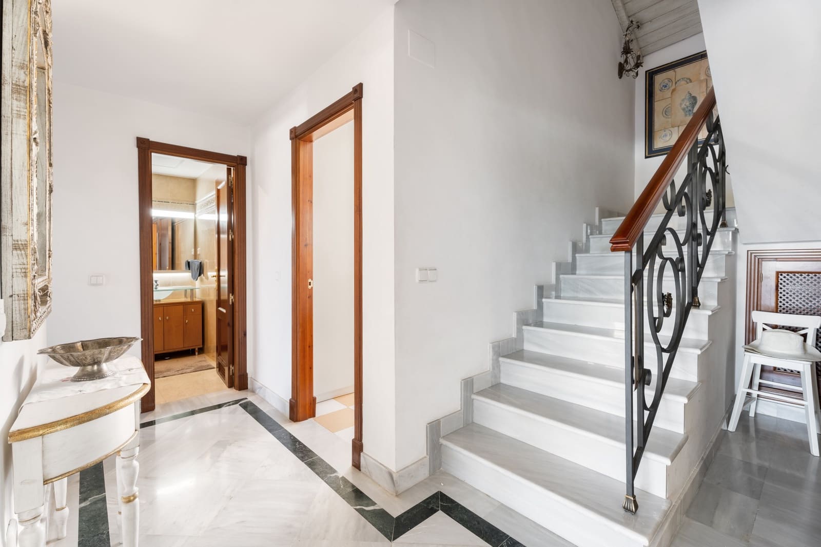 3 bedroom Penthouse for sale in Nueva Andalucia with pool garage - € 869,000 (Ref: 9215016)