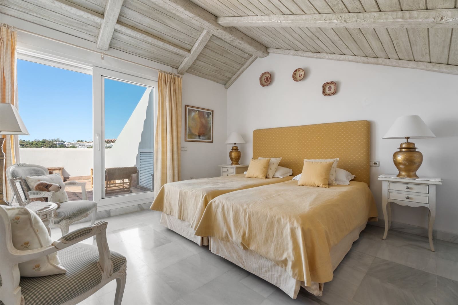 3 bedroom Penthouse for sale in Nueva Andalucia with pool garage - € 869,000 (Ref: 9215016)