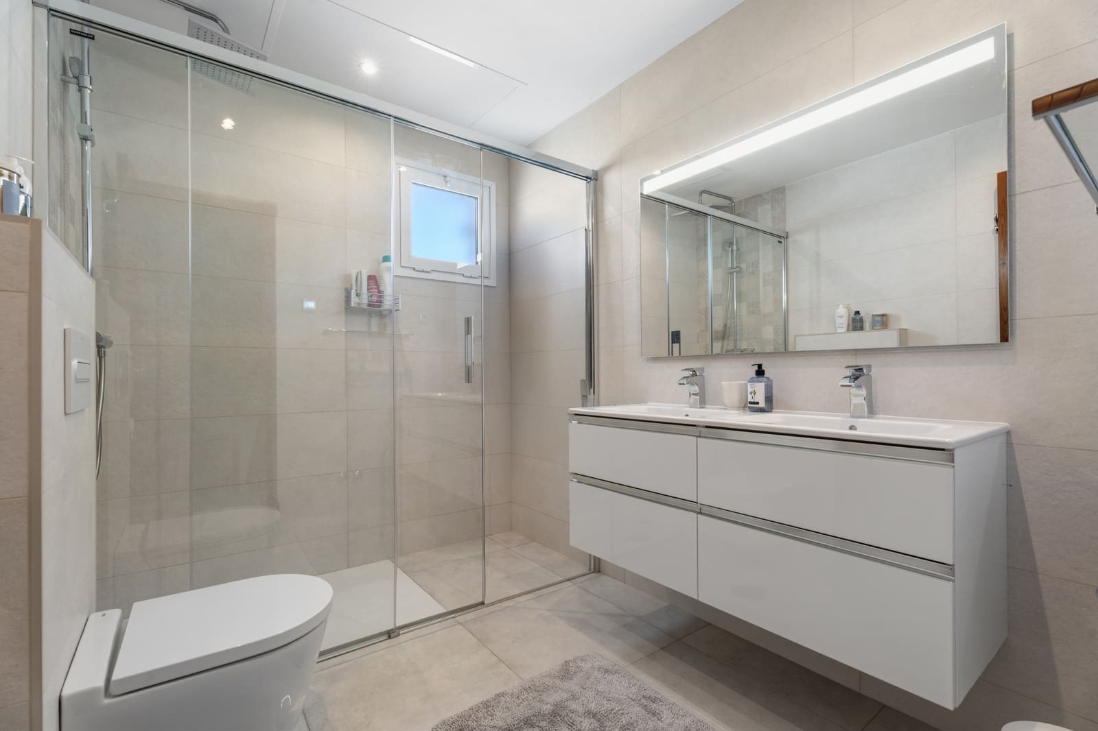 3 bedroom Penthouse for sale in Nueva Andalucia with pool garage - € 869,000 (Ref: 9215016)