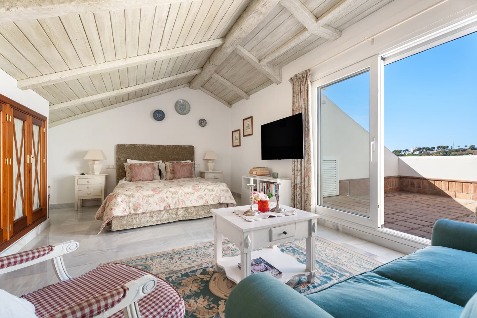 3 bedroom Penthouse for sale in Nueva Andalucia with pool garage - € 869,000 (Ref: 9215016)