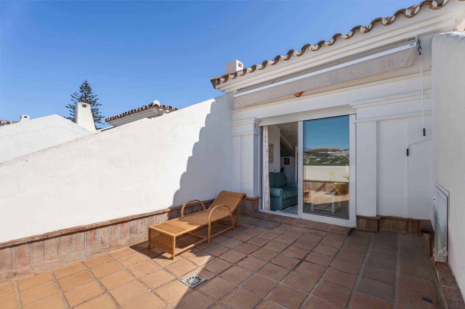 3 bedroom Penthouse for sale in Nueva Andalucia with pool garage - € 869,000 (Ref: 9215016)