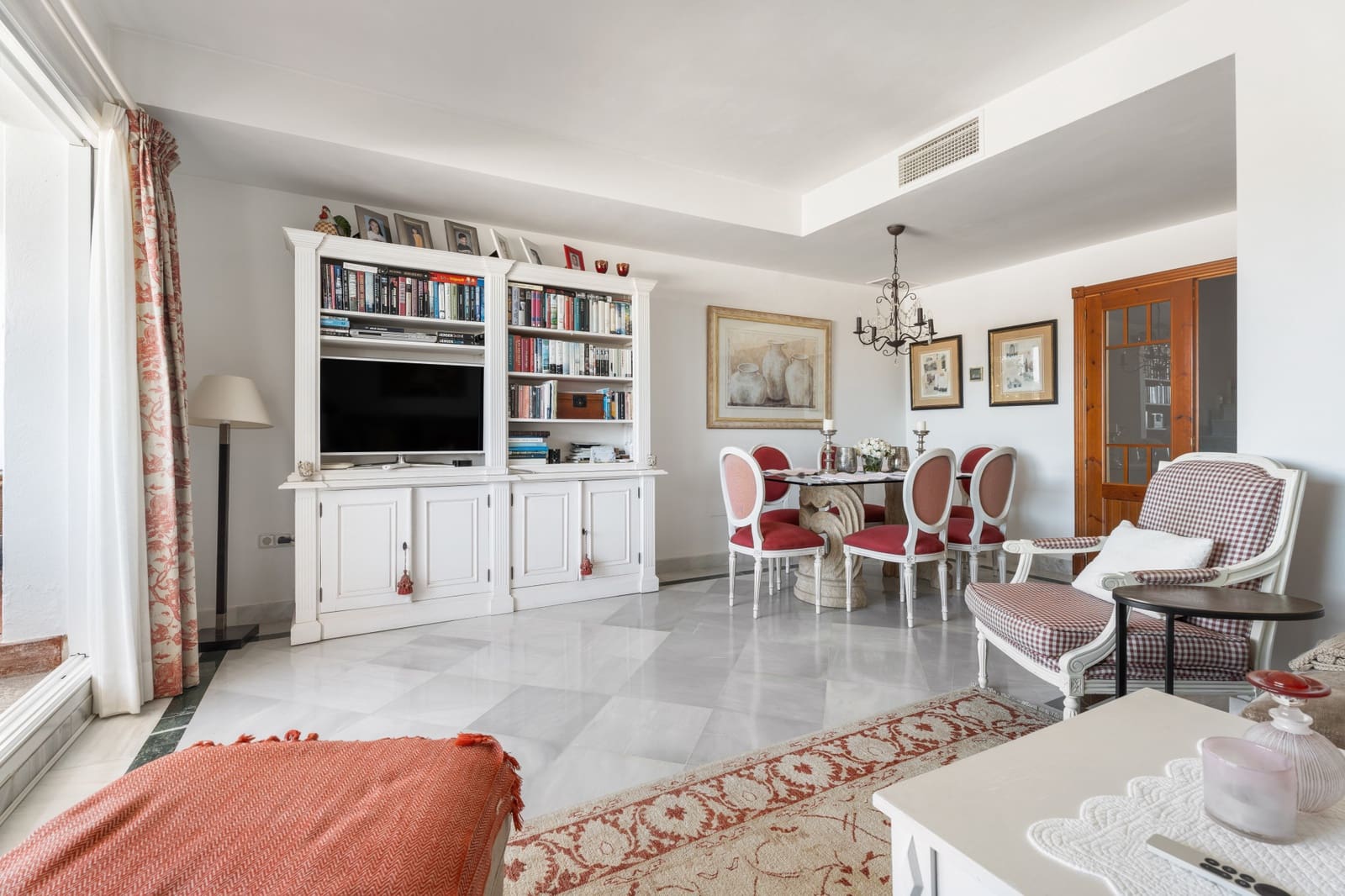 3 bedroom Penthouse for sale in Nueva Andalucia with pool garage - € 869,000 (Ref: 9215016)