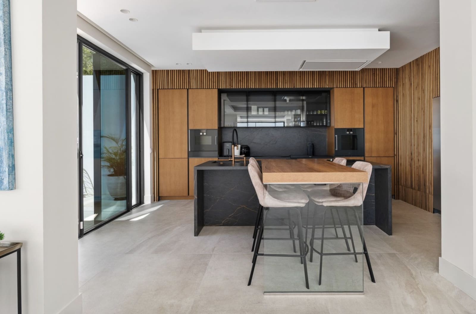 4 makuuhuone Huvila myytävänä paikassa Marbella mukana uima-altaan 
autotalli - 5 900 000 € (Ref: 9228477)