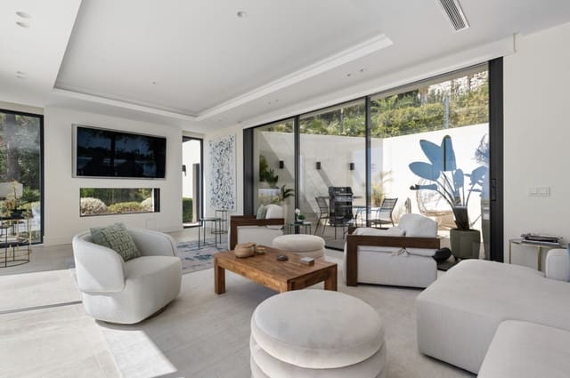 4 makuuhuone Huvila myytävänä paikassa Marbella mukana uima-altaan 
autotalli - 5 900 000 € (Ref: 9228477)