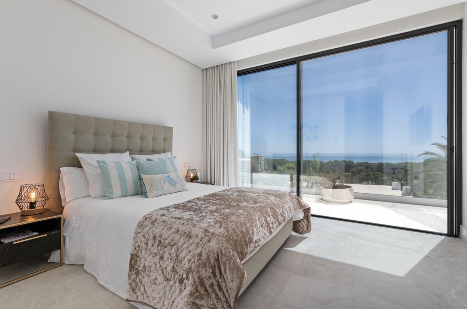 4 makuuhuone Huvila myytävänä paikassa Marbella mukana uima-altaan 
autotalli - 5 900 000 € (Ref: 9228477)