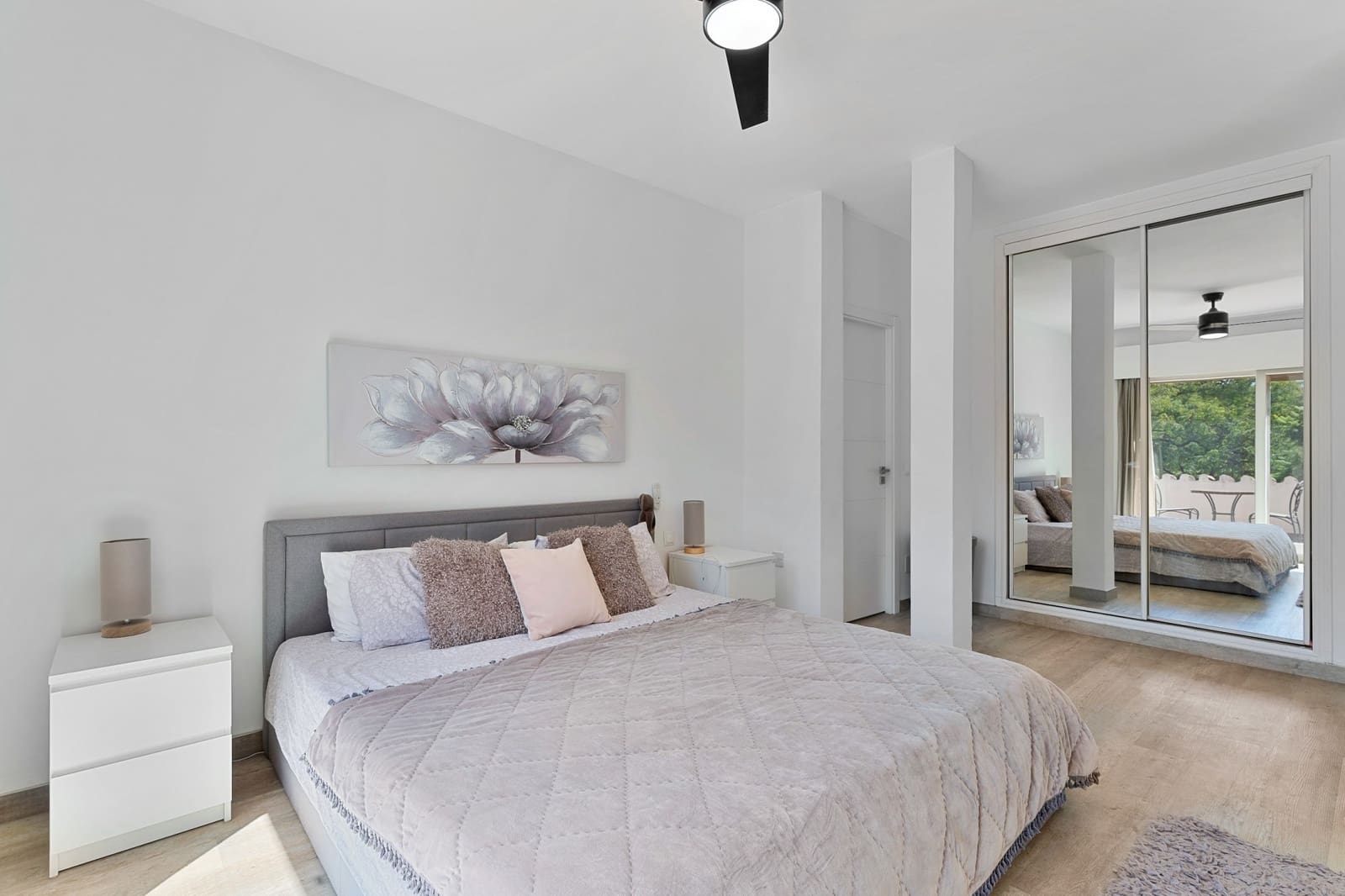 5 soveværelse Villa til salg i Nueva Andalucia med swimmingpool garage - € 1.150.000 (Ref: 9230470)