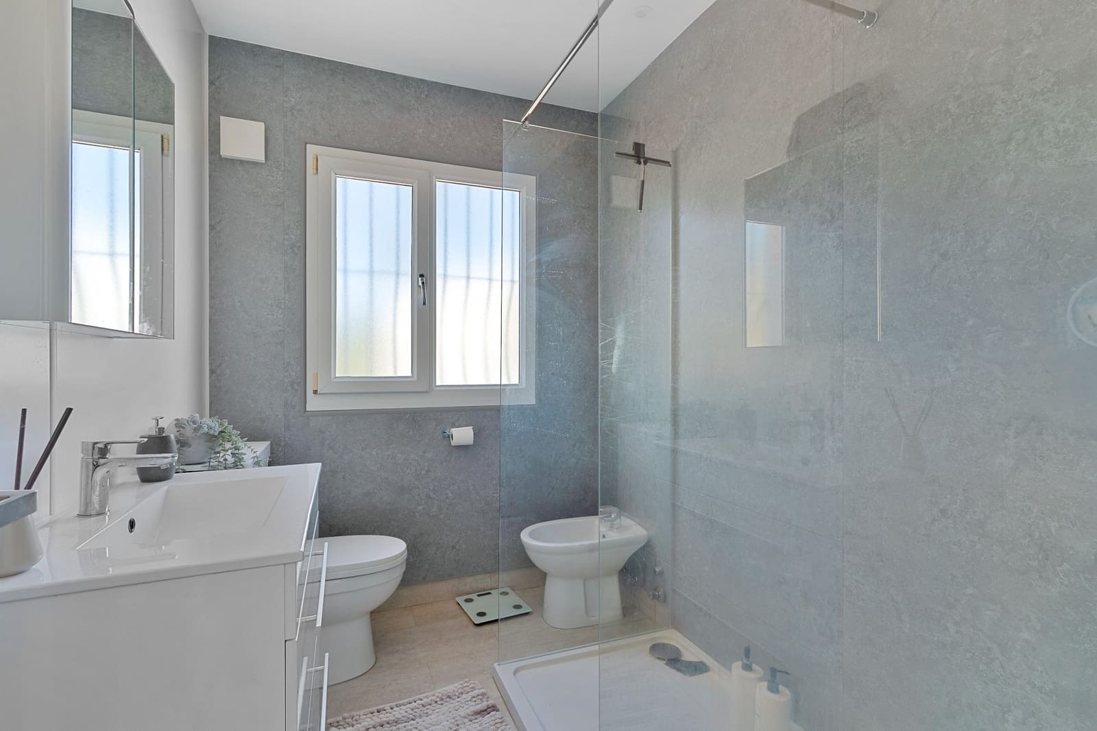 5 soveværelse Villa til salg i Nueva Andalucia med swimmingpool garage - € 1.150.000 (Ref: 9230470)