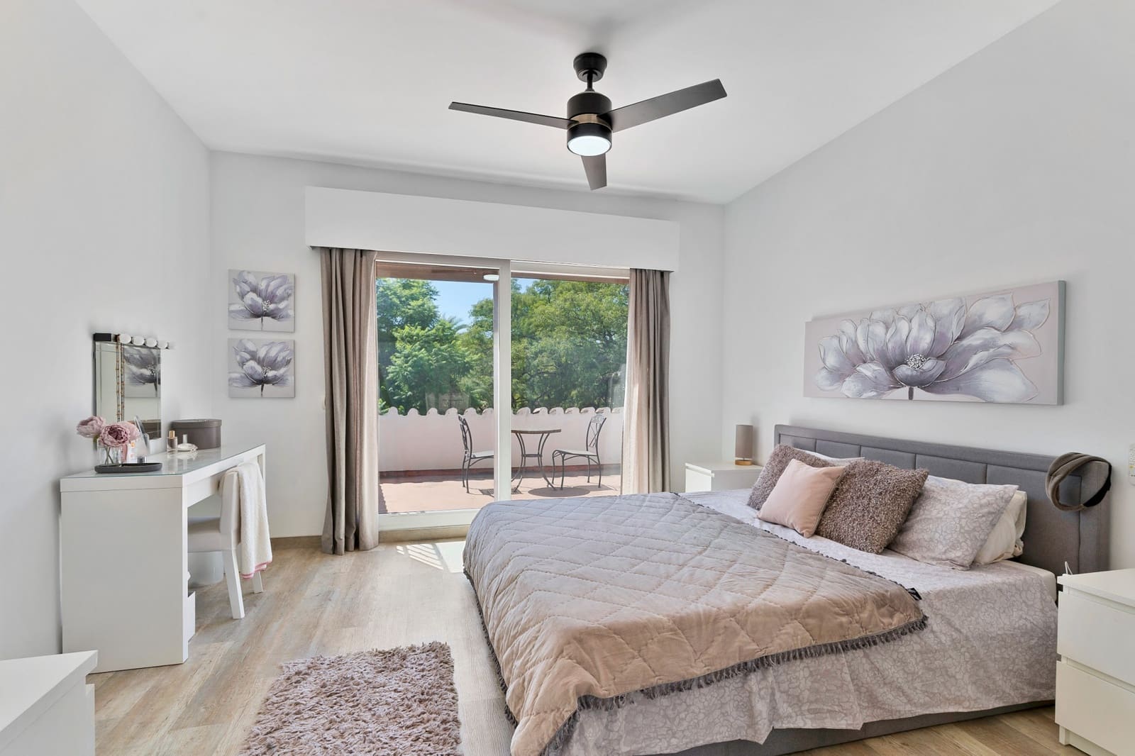 5 soveværelse Villa til salg i Nueva Andalucia med swimmingpool garage - € 1.150.000 (Ref: 9230470)