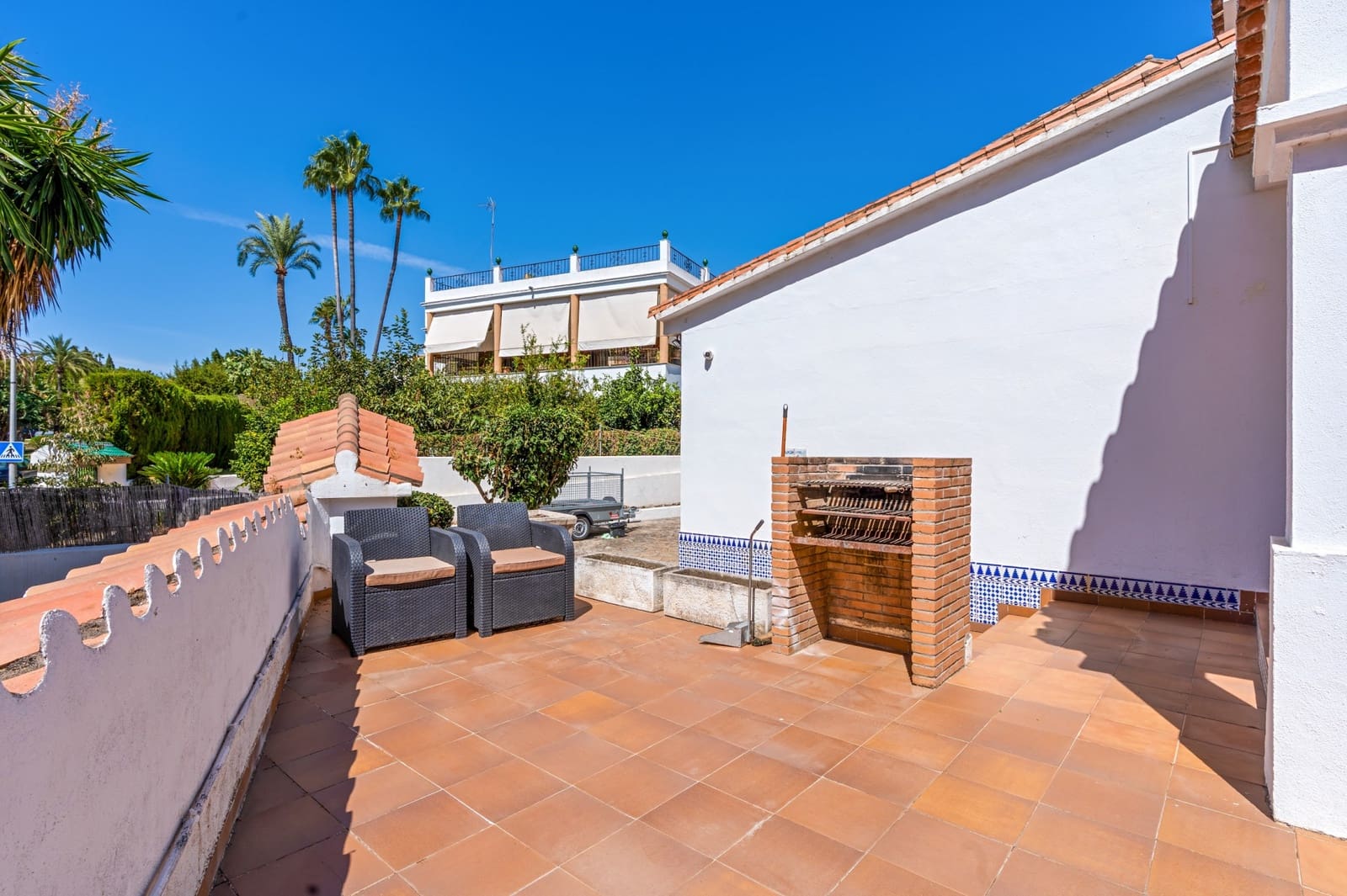 5 soveværelse Villa til salg i Nueva Andalucia med swimmingpool garage - € 1.150.000 (Ref: 9230470)