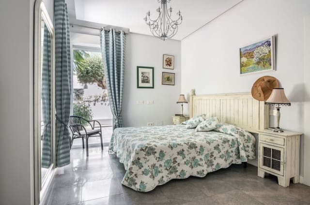 4 makuuhuone Huvila myytävänä paikassa Marbella mukana 
autotalli - 2 250 000 € (Ref: 9232534)