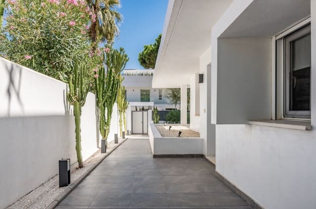4 makuuhuone Huvila myytävänä paikassa Marbella mukana 
autotalli - 2 250 000 € (Ref: 9232534)