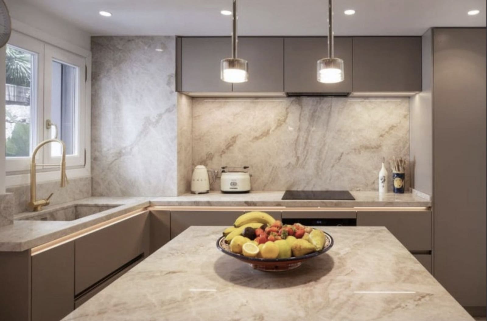 3 sovrum Villa till salu i La Quinta med pool - 2 250 000 € (Ref: 9232535)