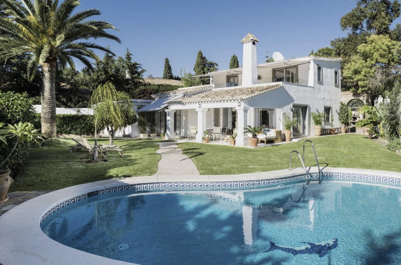 3 sovrum Villa till salu i La Quinta med pool - 2 250 000 € (Ref: 9232535)