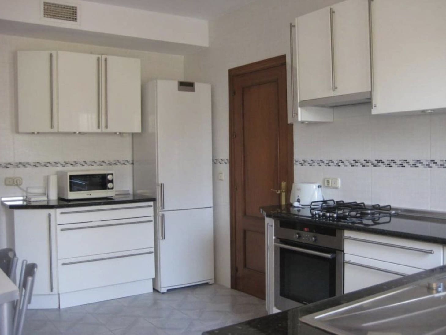 6 makuuhuone Huvila myytävänä paikassa Nueva Andalucia mukana uima-altaan 
autotalli - 2 525 000 € (Ref: 9232536)