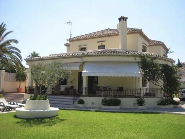 6 soverom Villa til salgs i Nueva Andalucia, Marbella med svømmebasseng garasje - € 2 525 000 (Ref: 9232536)