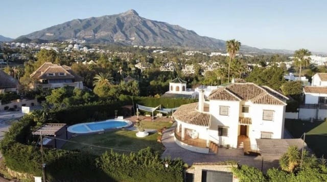 6 soverom Villa til salgs i Nueva Andalucia, Marbella med svømmebasseng garasje - € 2 525 000 (Ref: 9232536)