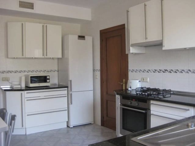 6 soverom Villa til salgs i Nueva Andalucia, Marbella med svømmebasseng garasje - € 2 525 000 (Ref: 9232536)