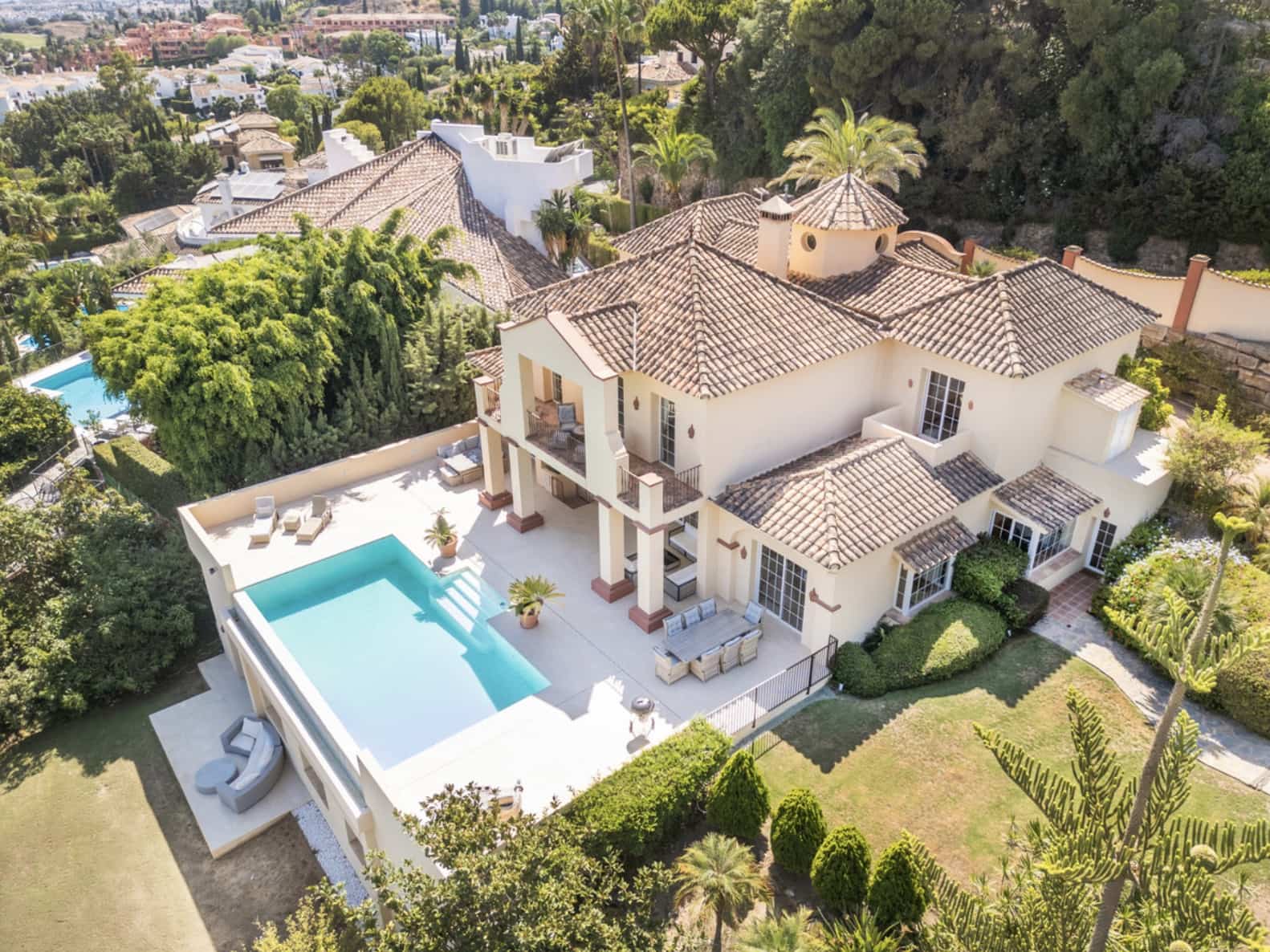 5 chambre Villa/Maison à vendre à Benahavis avec piscine garage - 2 300 000 € (Ref: 9236405)