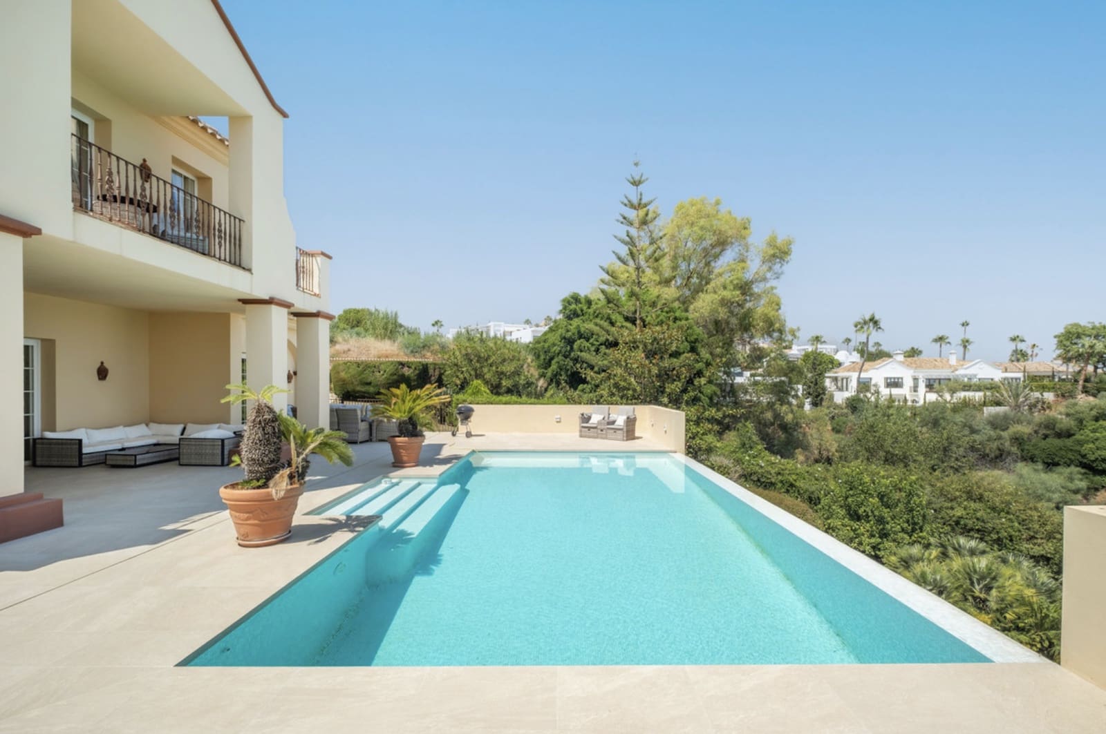 Chalet de 5 habitaciones en Benahavís en venta con piscina garaje - 2.300.000 € (Ref: 9236405)