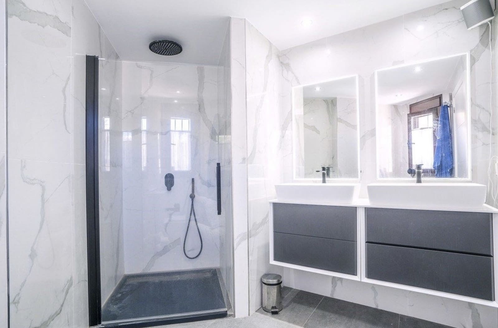 4 soveværelse Semi-Rækkehus til salg i Golden Mile med swimmingpool garage - € 1.700.000 (Ref: 9239847)