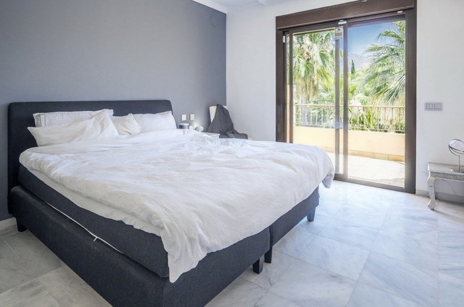 4 chambre Villa/Maison Semi-Mitoyenne à vendre à Golden Mile avec piscine garage - 1 700 000 € (Ref: 9239847)