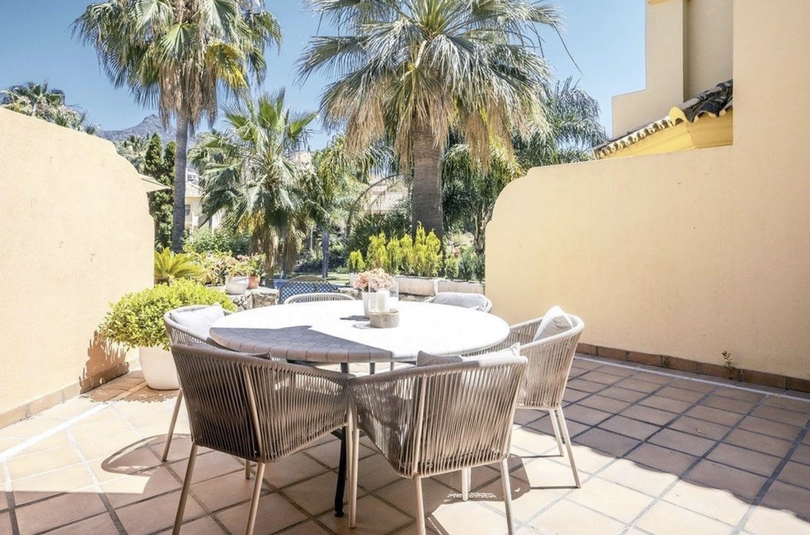 4 chambre Villa/Maison Semi-Mitoyenne à vendre à Golden Mile avec piscine garage - 1 700 000 € (Ref: 9239847)