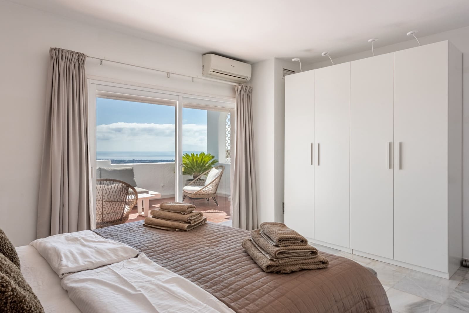 3 makuuhuone Kattohuoneisto myytävänä paikassa Benahavis mukana uima-altaan - 925 000 € (Ref: 9242867)