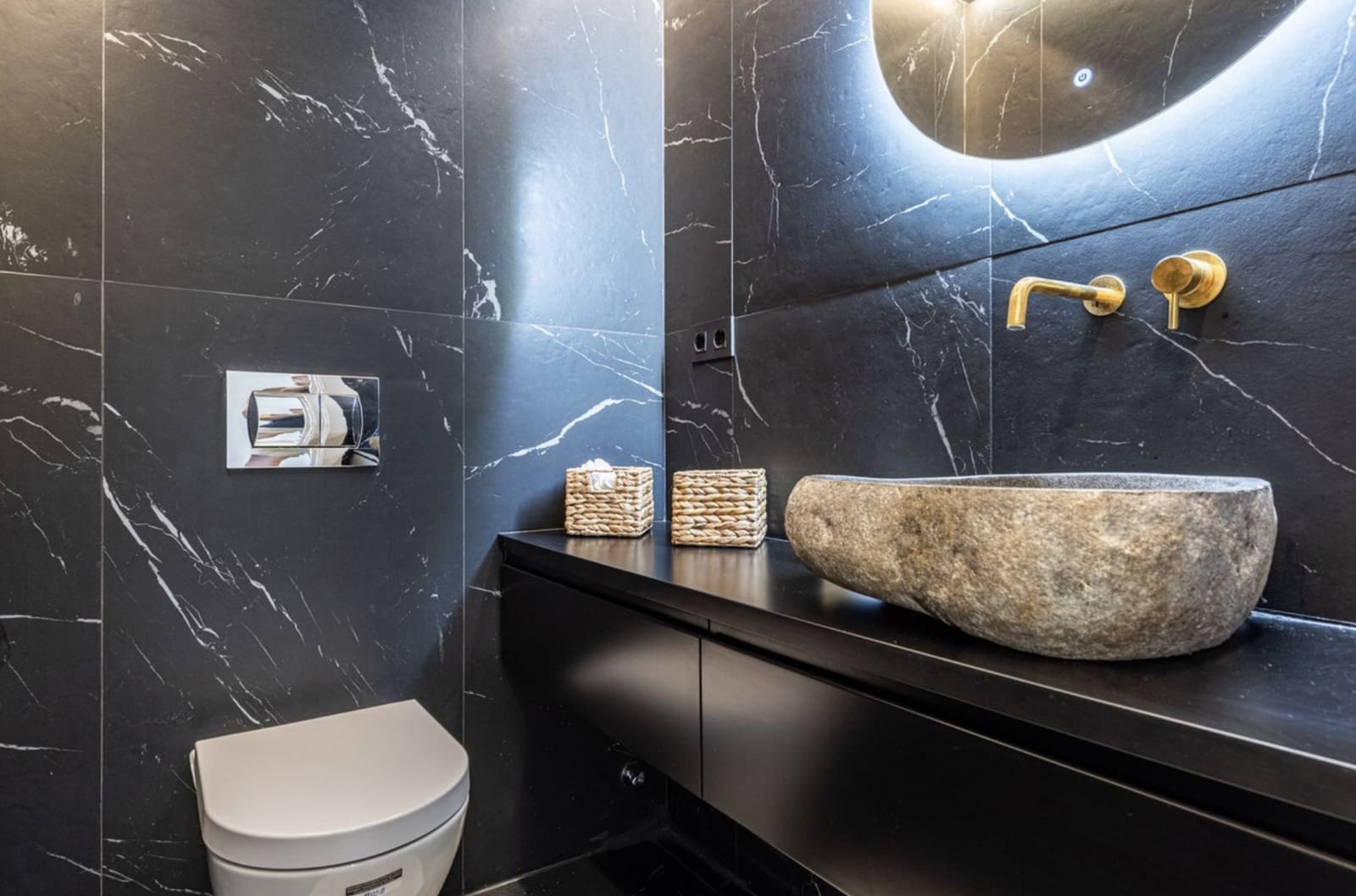 3 sypialnia Penthouse na sprzedaż w Nueva Andalucia z basenem garażem - 795 000 € (Ref: 9242868)