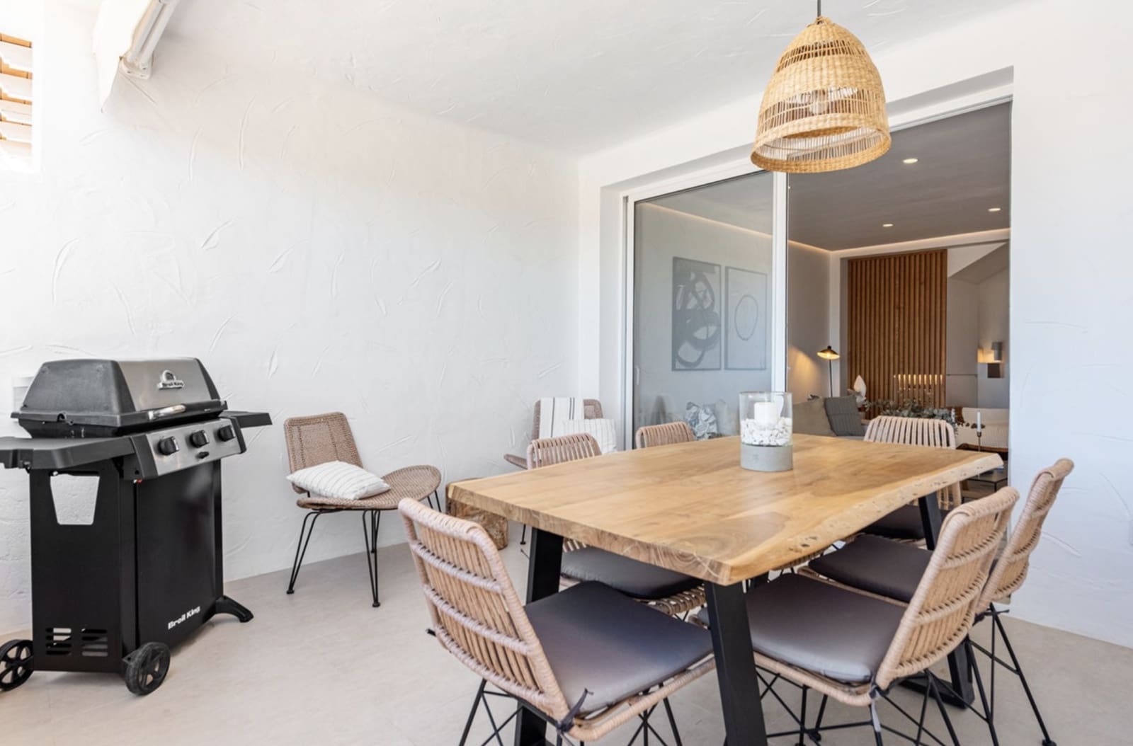 3 sypialnia Penthouse na sprzedaż w Nueva Andalucia z basenem garażem - 795 000 € (Ref: 9242868)